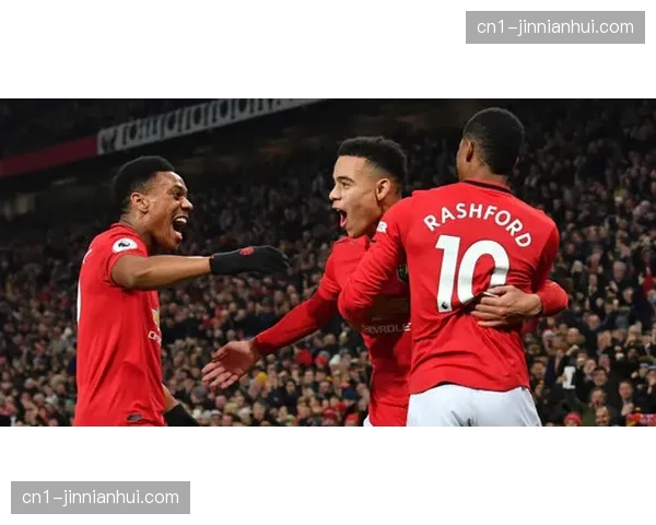 曼联前场三叉戟配合默契，姆贝乌莫与库尼亚轮换保持进攻活力